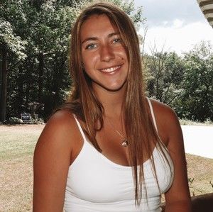 Meet your Posher, Eleana